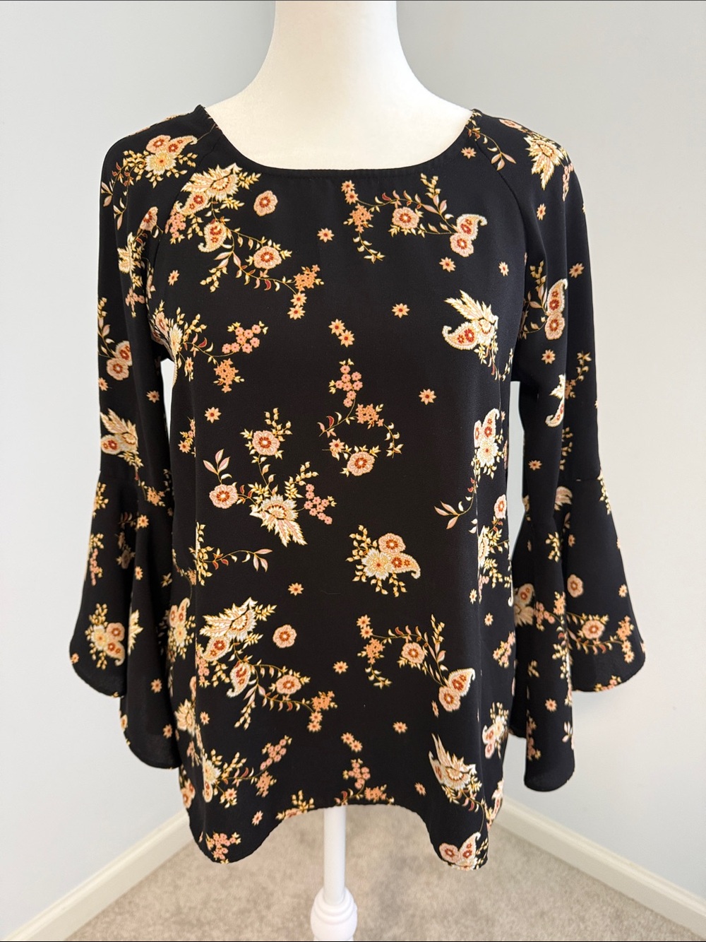 LC Lauren Conrad Black Floral Bell-Sleeve Blouse XS
